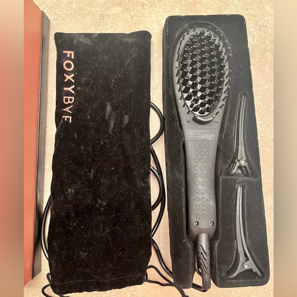 Foxybae Hair Straighter w/box & bag.